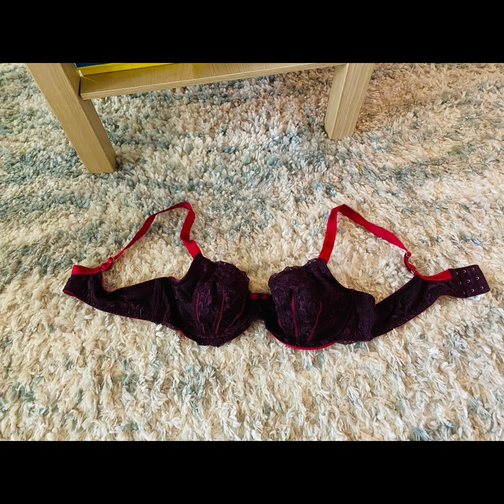 Lace Adore me Womens bra size 40C(underwire )